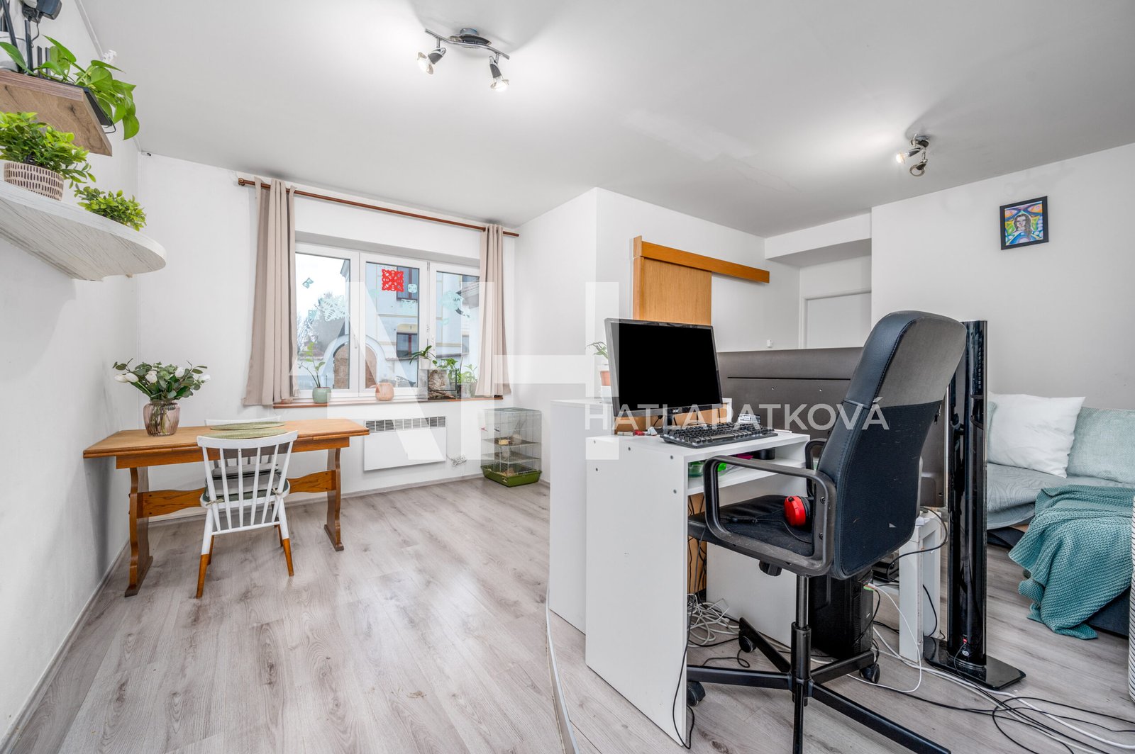 byt 3+1 - obývací pokoj s jídelní částí