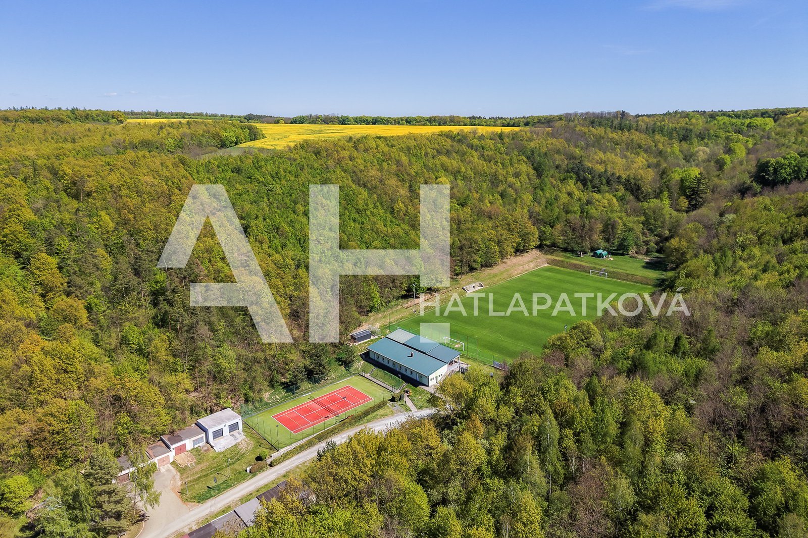 21_DJI_20260427142018_0223_D_FoceniBytu.cz